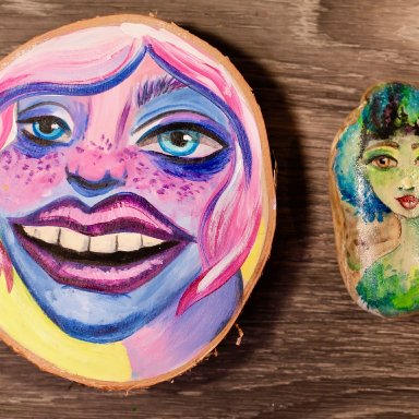 The Art Sherpa painting Sherpa Girl Faces on wooden 5 in round and 2 x 3 w/free gift with purchase